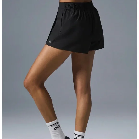 ALO Yoga Black Clubhouse Skort Size M - Picture 2 of 6
